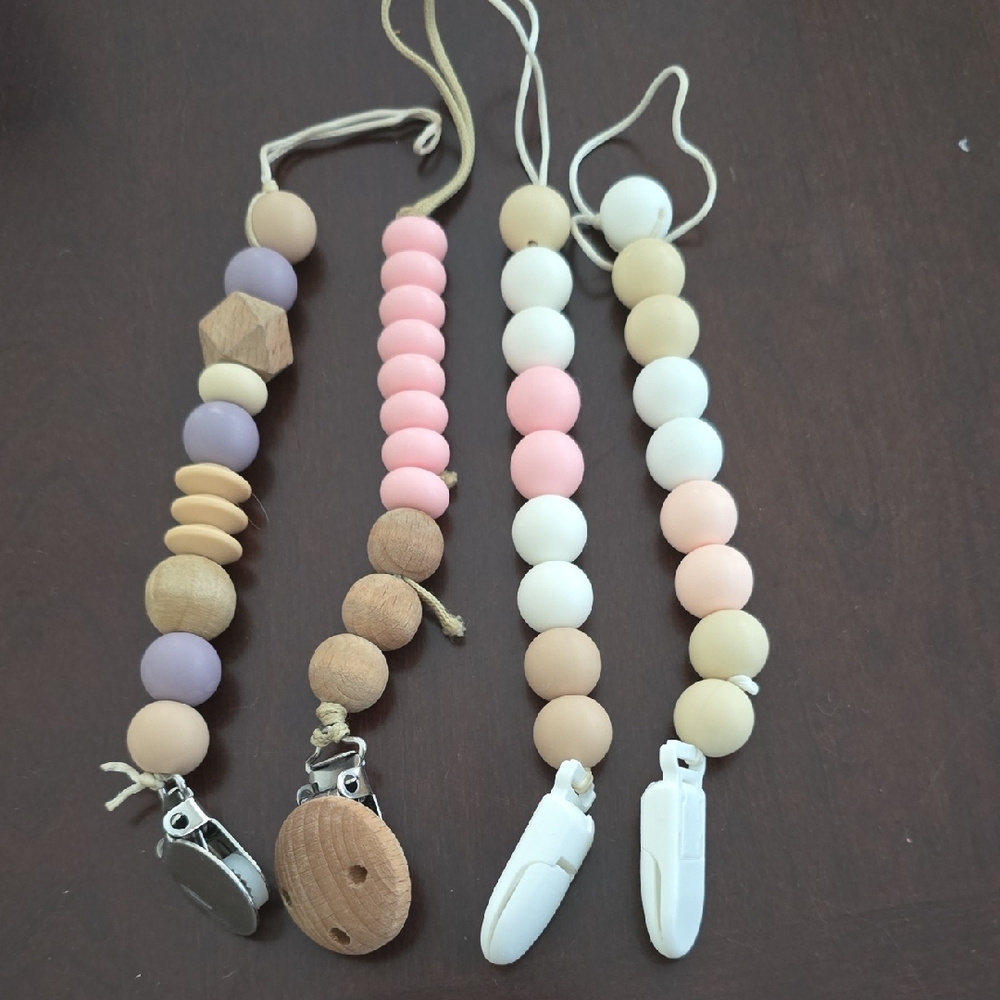 Pastel Beaded Pacifier Clips Set